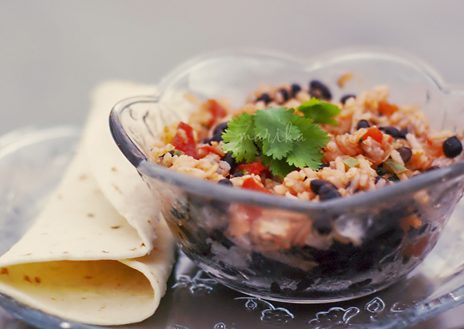 Мексиканский рис с томатами и фасолью