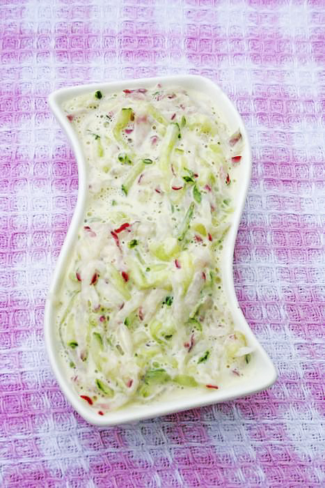 Салат из редиса и огурцов