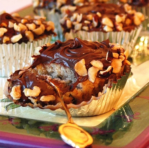 Ореховые маффины с глазурью из нутеллы