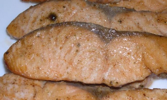 Лосось с медовой глазурью