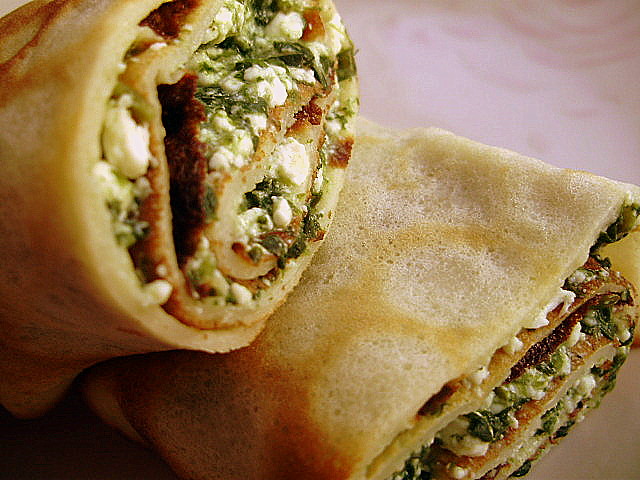 Блинчики со шпинатом, под бешамелевым соусом