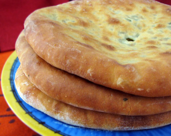 Пирог с сыром и мангольдом