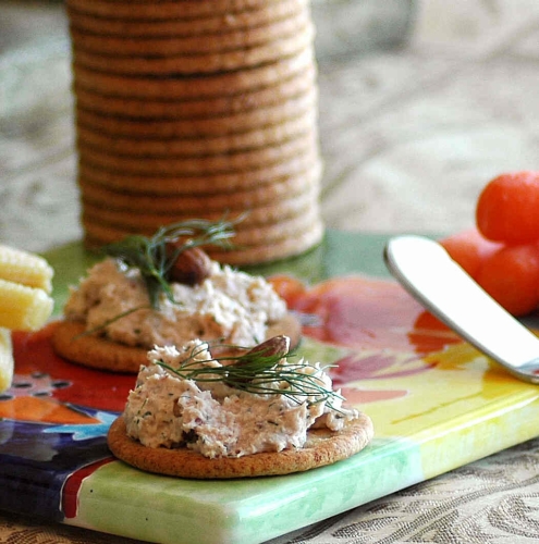 Паштет из лосося с укропом и миндалём