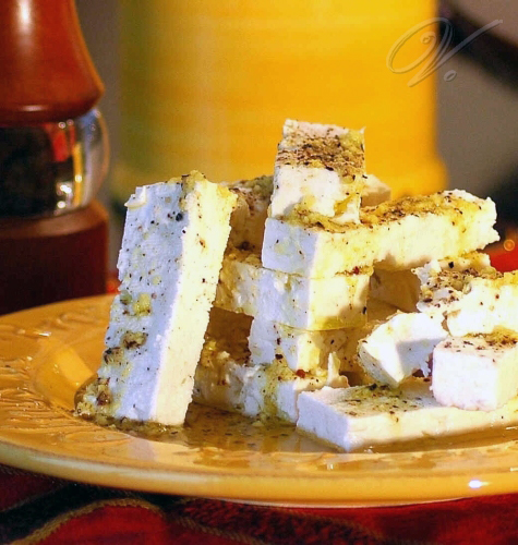 Фета в маринаде из лимона и чёрного перца