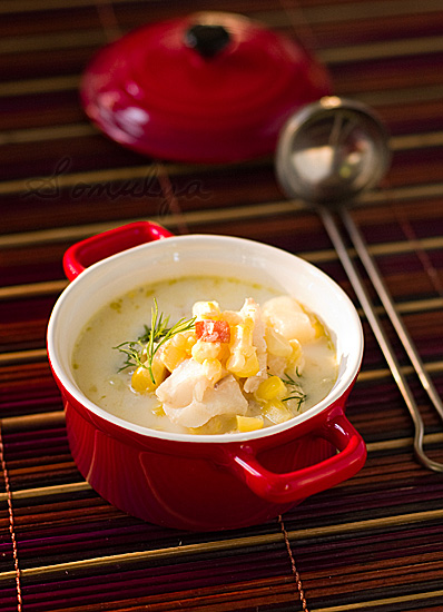 Чаудер из кукурузы и рыбы