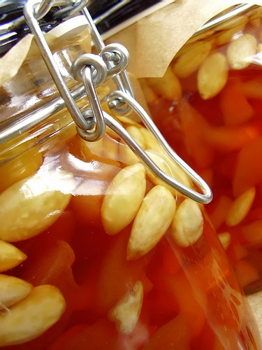 Варенье из персиков с миндалем