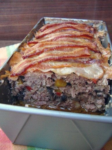 Мясная буханка с телятиной и грибами (Veal-and-Mushroom Meat Loaf)