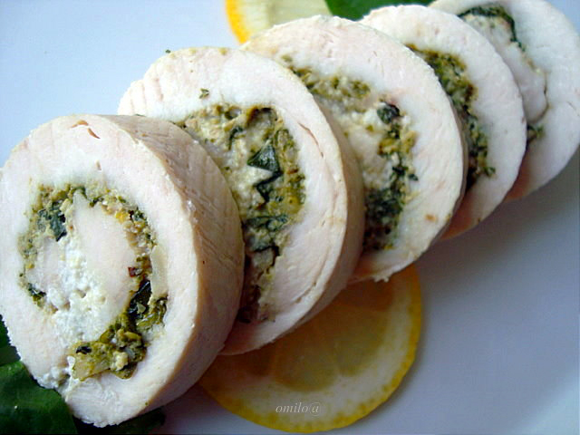 Куриные рулеты с сыром с голубой плесенью и травами