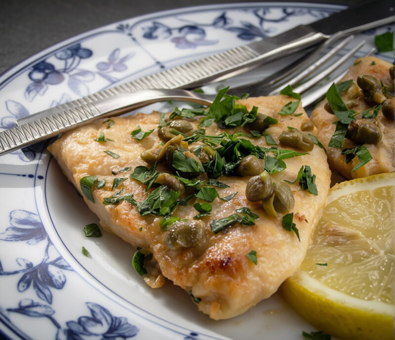 Курица в пикантном лимонном соусе (Piccata al Limone)