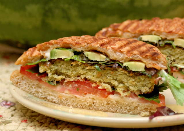 Панини с котлетой из нута (гарбанзо)