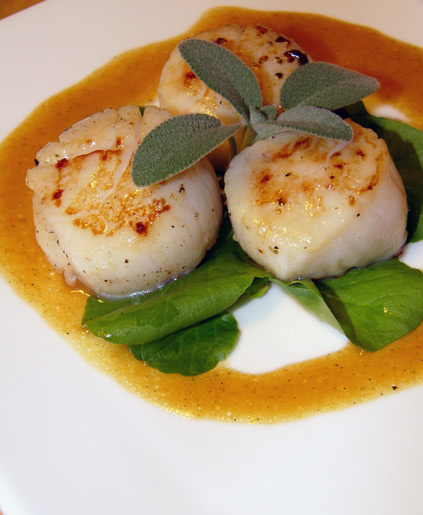 Гребешки с апельсиново-ванильным соусом