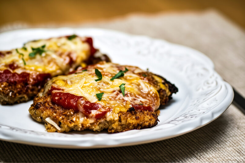 Телятина с пармезаном (Veal Parmesan)
