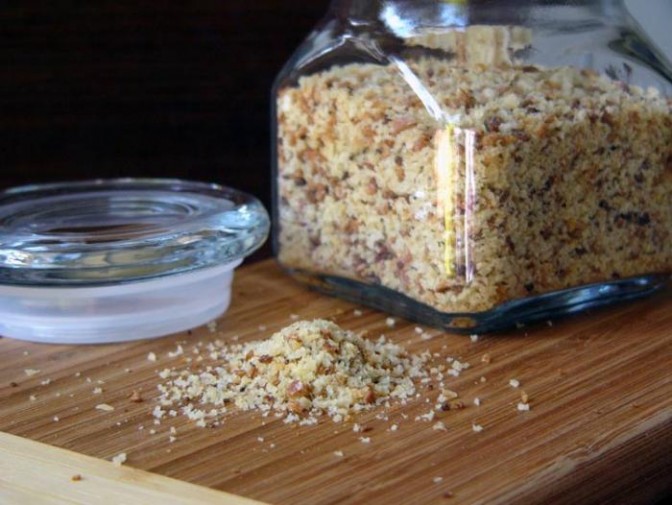 Хлебные крошки и сухарики