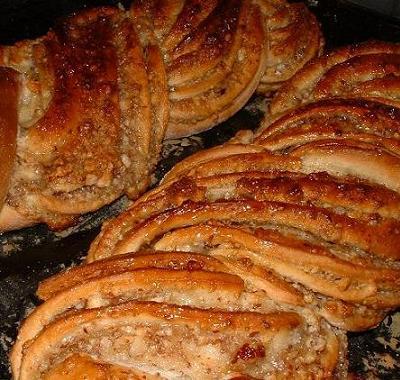 Плетенка с орехами