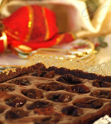 Бархатный шоколадный тарт с черносливом