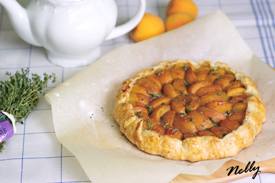 Галета с абрикосами и тимьяном