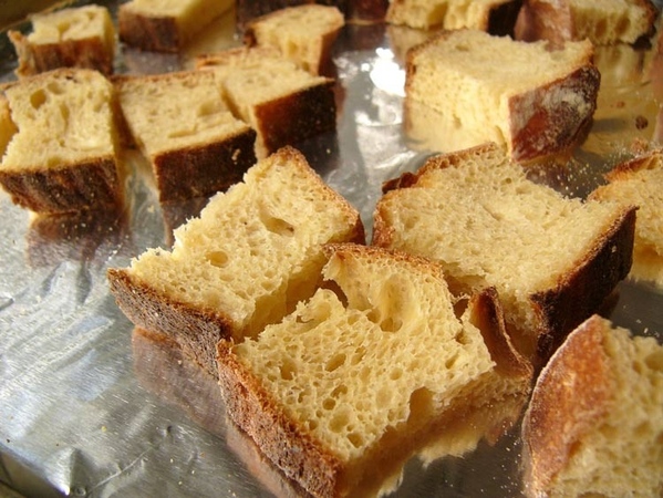 Хлебные крошки и сухарики