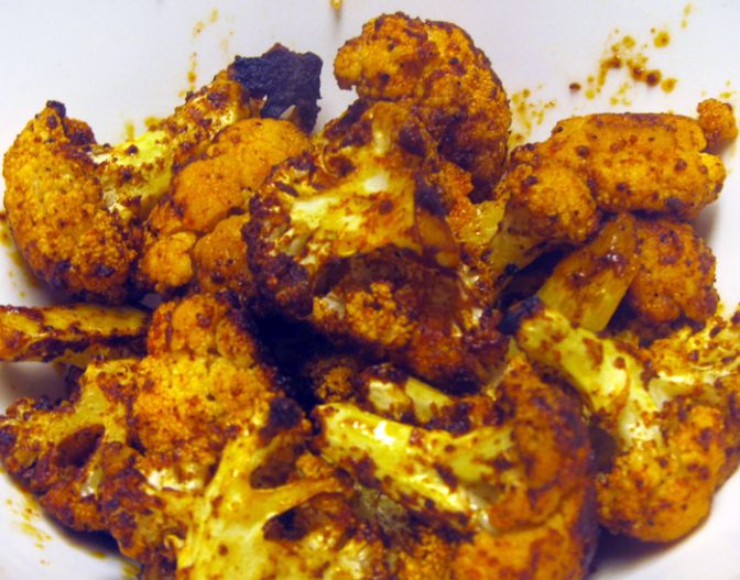 Карамелизированная цветная капуста со специями