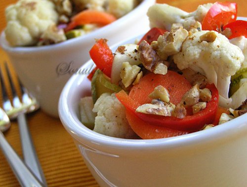 Салат из цветной капусты с маринованным перцем