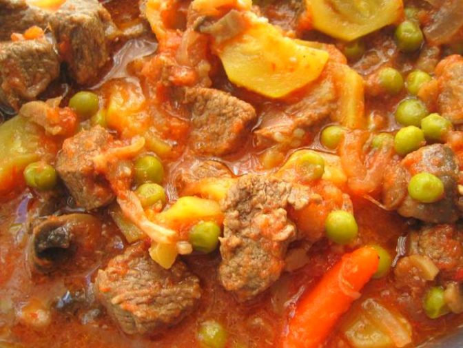 Телятина с овощами и шампиньонами