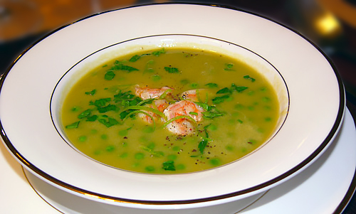 Гороховый суп с рислингом и креветками