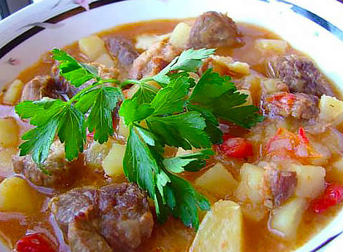 Суп-гуляш с чипетке