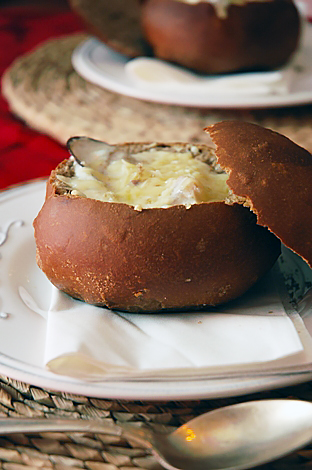 Чаудер из рыбы с мидиями