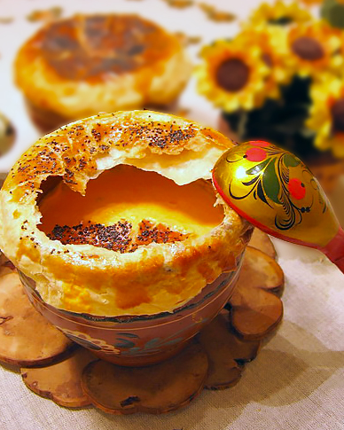 Тыквенный суп с креветками en croute