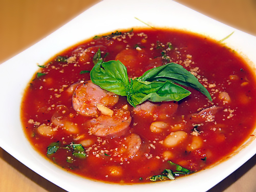 Фасолевый суп с колбасками