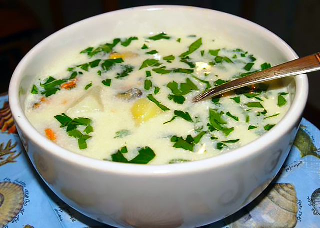 Похлебка с мидиями и кукурузой