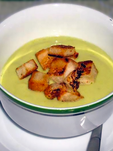 Суп-пюре из овощей с гренками