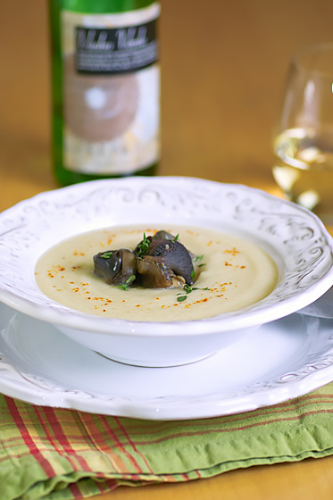 Суп из сельдерея, фенхеля и груши с гарниром из улиток