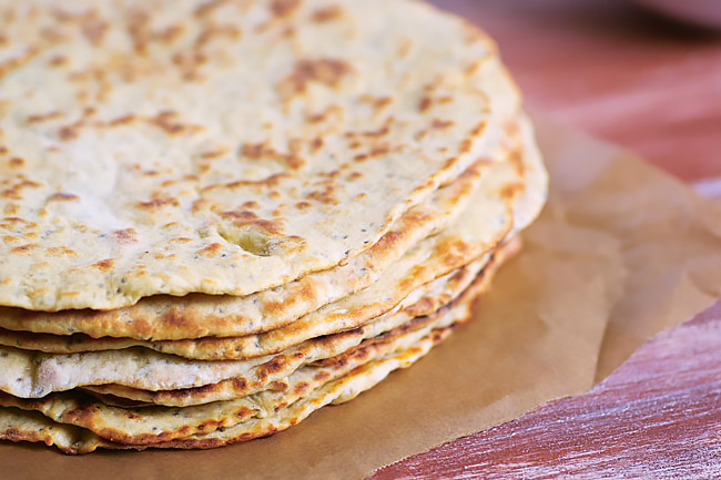 Лепешки с семенами чиа и кунжутом