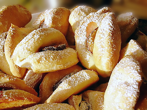 Печенье с яблоками или сливами