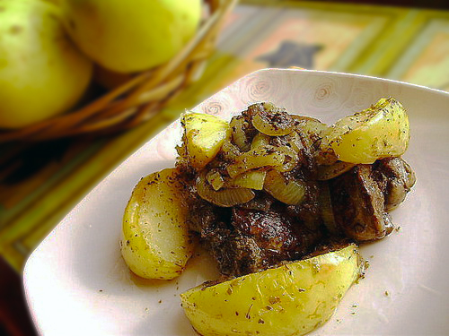 Куриная печень с яблоками