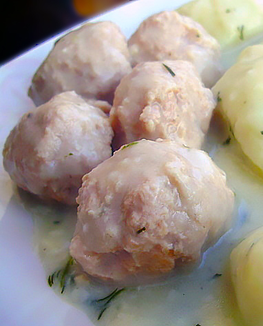 Фрикадельки в укропном соусе