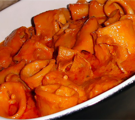 Кальмары в томатно-сливочном соусе