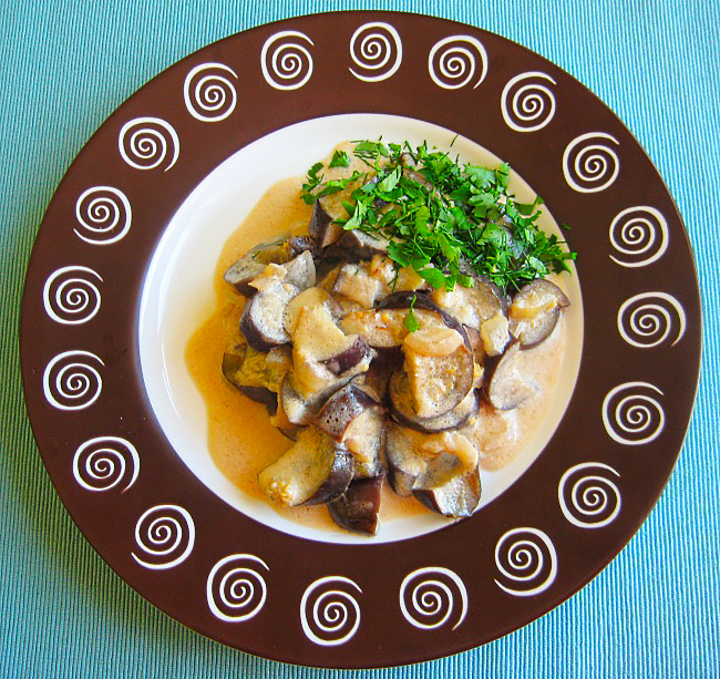 Баклажаны, тушенные в сметане