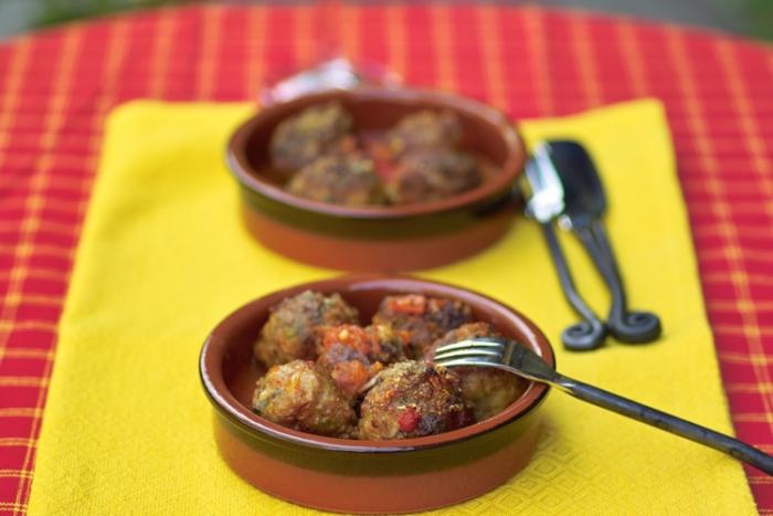 Закусочные тефтельки в пикантном соусе