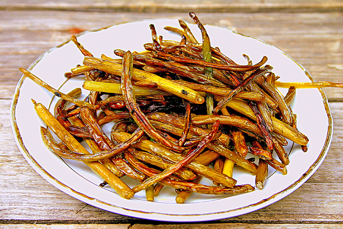 Жареные чесночные стрелки