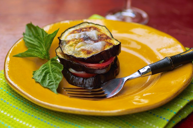 Сэндвичи из баклажанов с молодым козьим сыром