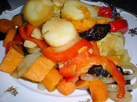 Овощи, запеченные с розмарином, тимьяном и силаном