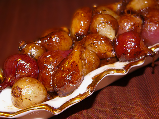 Жемчужный лук, глазированный в бальзамическом уксусе