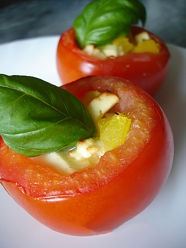 Помидоры, запеченные с брынзой