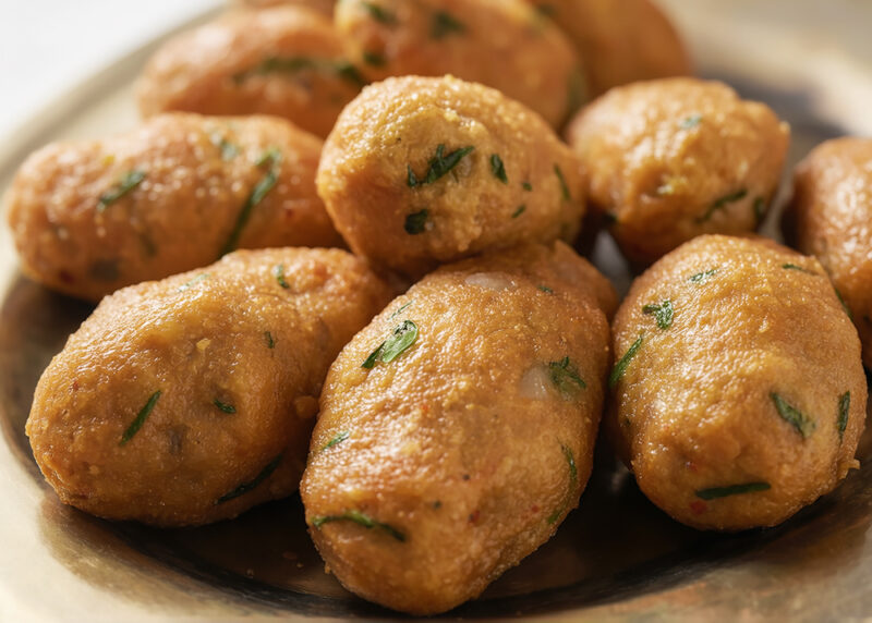 Котлеты из булгура и чечевицы (Mercimek Koftesi)