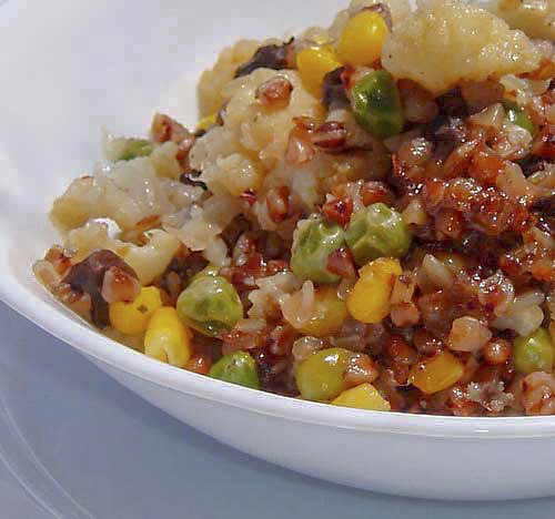 Разноцветная гречневая каша