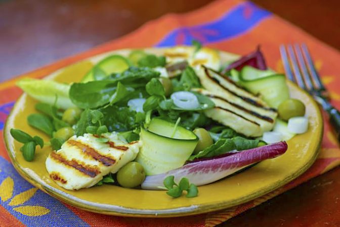 Зеленый салат с цуккини