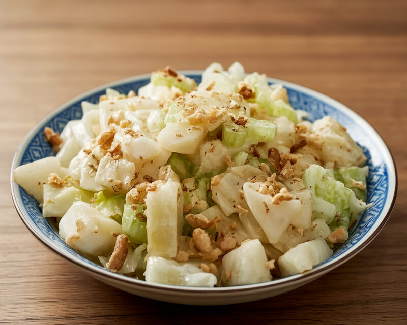 Салат с сельдереем, яблоками и ананасами