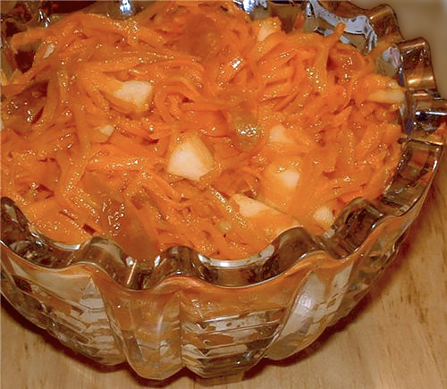 Морковный салат с курагой