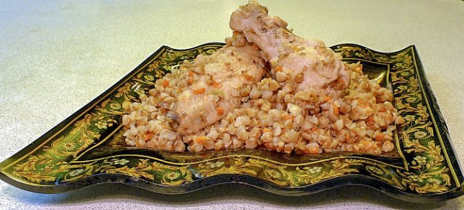 Гречка, тушенная с курицей